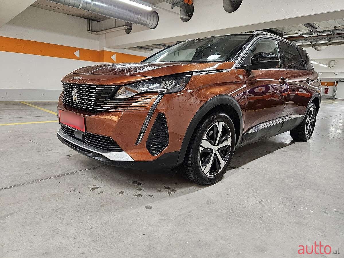 2022' Peugeot 5008 photo #1