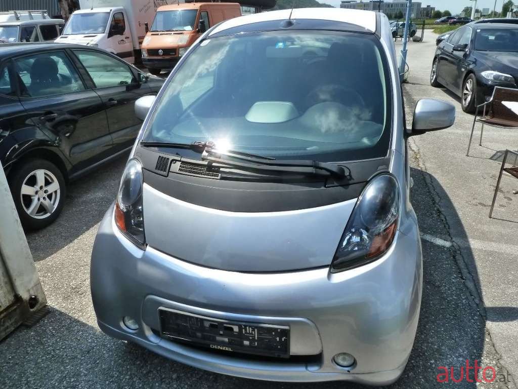 2011' Mitsubishi Imiev photo #1