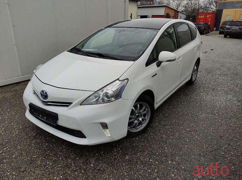 2012' Toyota Prius photo #1