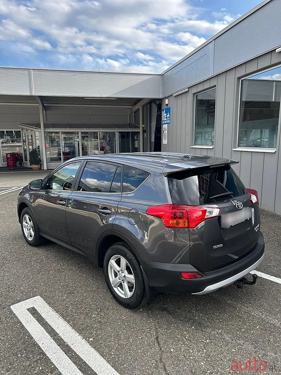2015' Toyota RAV4 photo #5