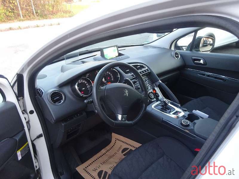 2012' Peugeot 3008 photo #2