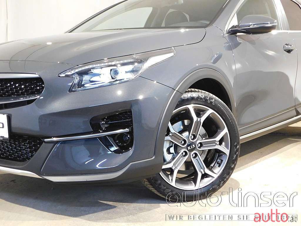 2022' Kia Xceed photo #2