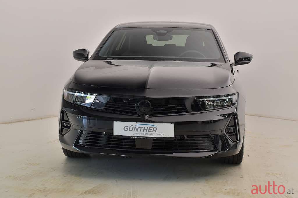 2022' Opel Astra photo #2