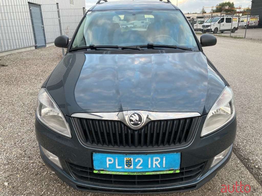 2015' Skoda Roomster photo #2