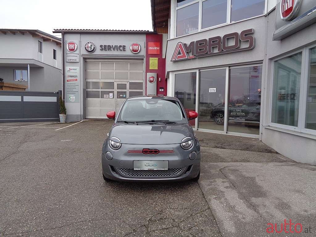2023' Fiat 500 photo #2