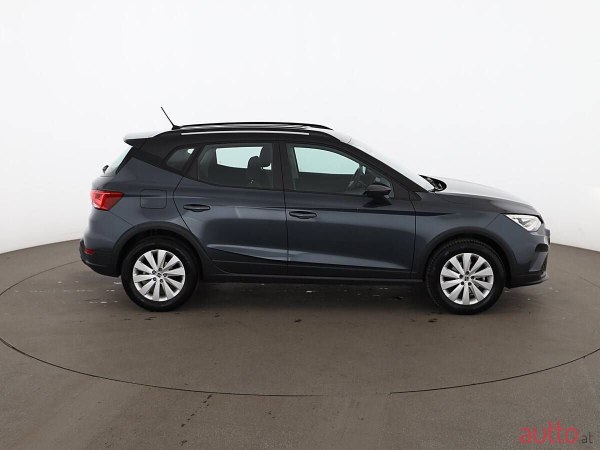 2022' SEAT Arona photo #3