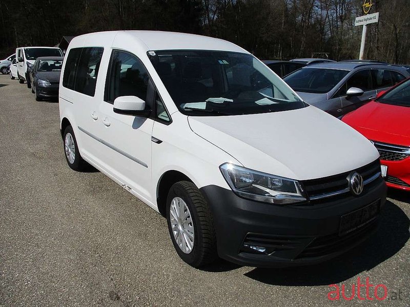 2016' Volkswagen Caddy photo #3