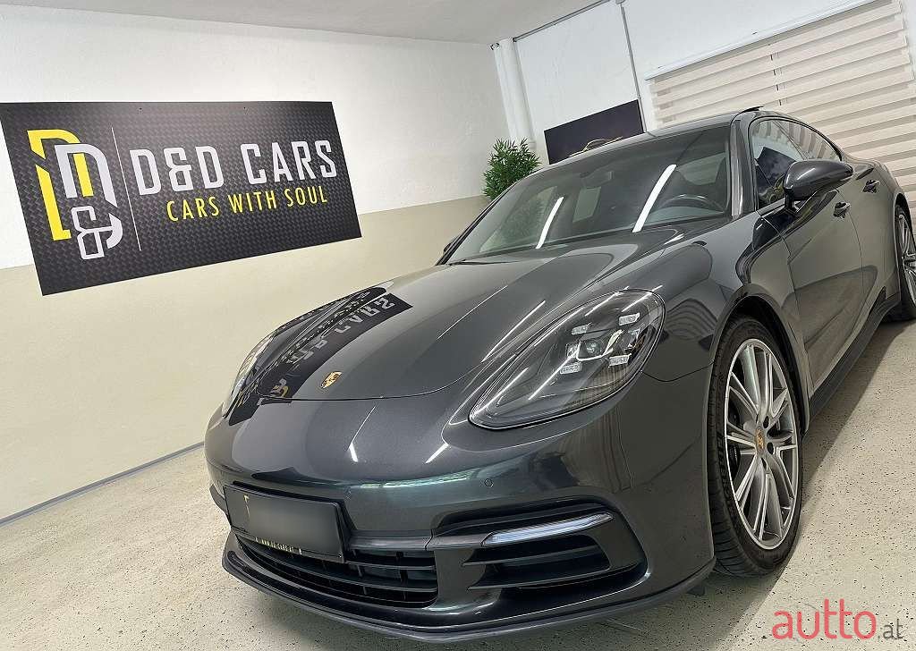 2019' Porsche Panamera photo #5