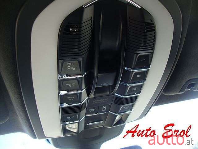 2011' Porsche Panamera photo #5