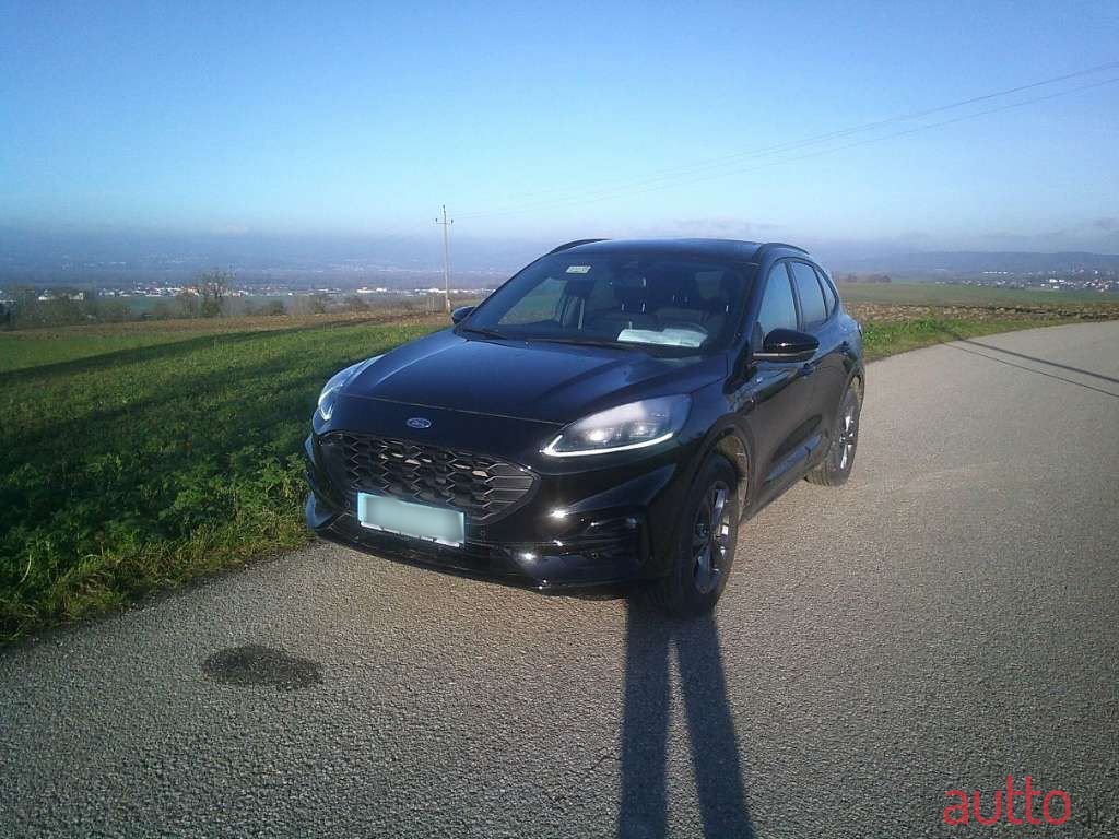 2023' Ford Kuga photo #3