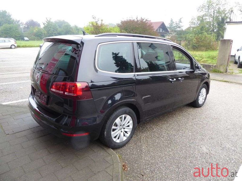 2018' Volkswagen Sharan photo #6