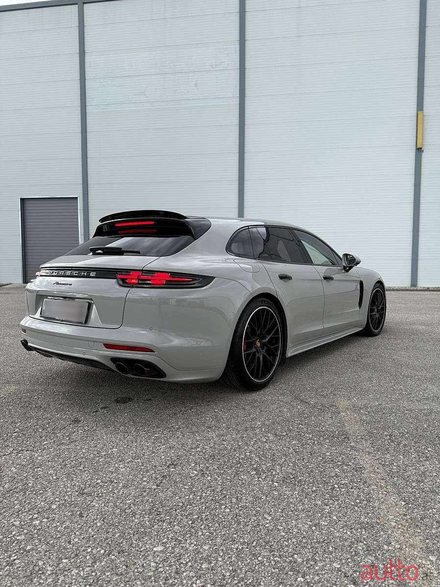 2018' Porsche Panamera photo #6