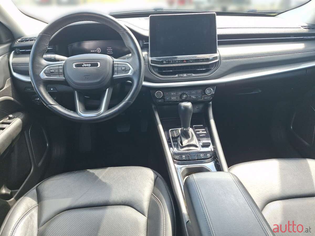 2022' Jeep Compass photo #4