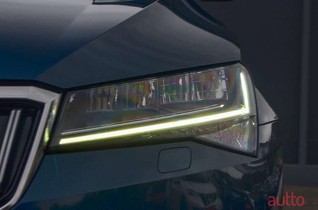 2020' Skoda Superb photo #4