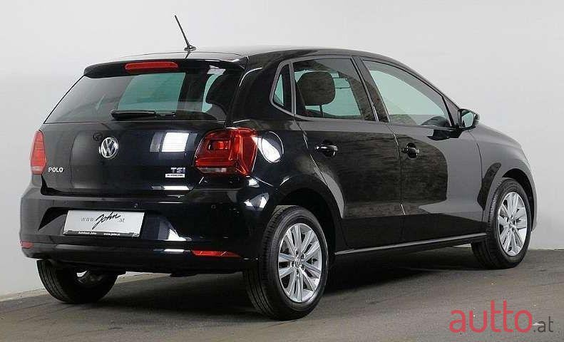 2017' Volkswagen Polo photo #2