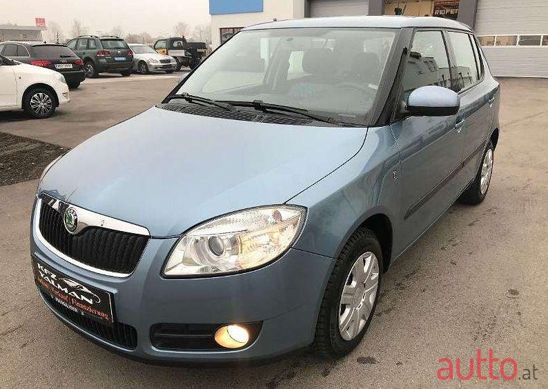 2010' Skoda Fabia photo #1