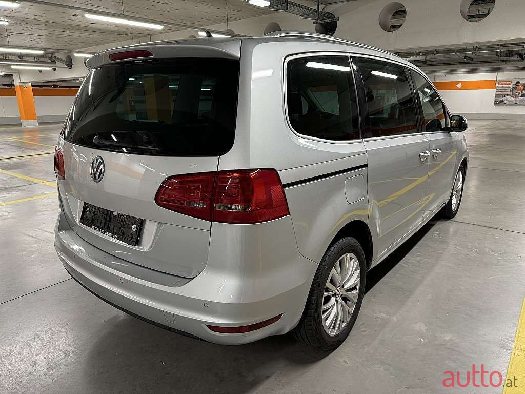 2011' Volkswagen Sharan photo #5