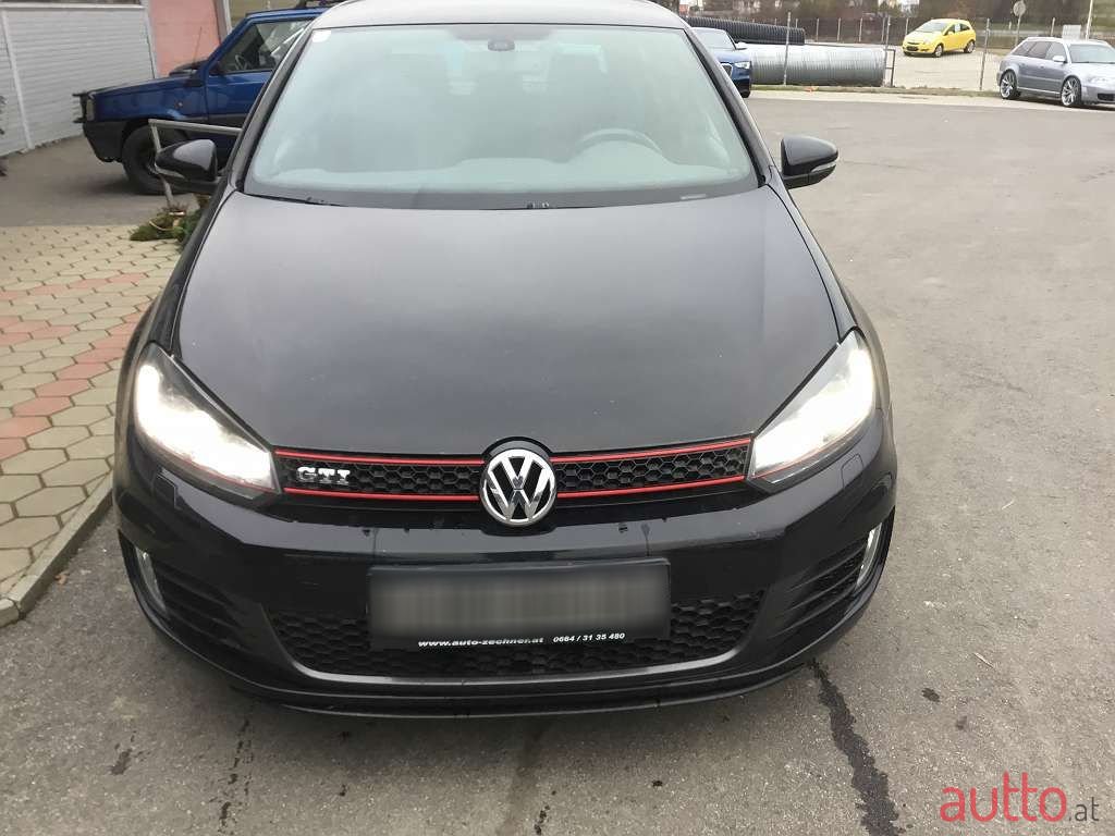 2010' Volkswagen Golf photo #3