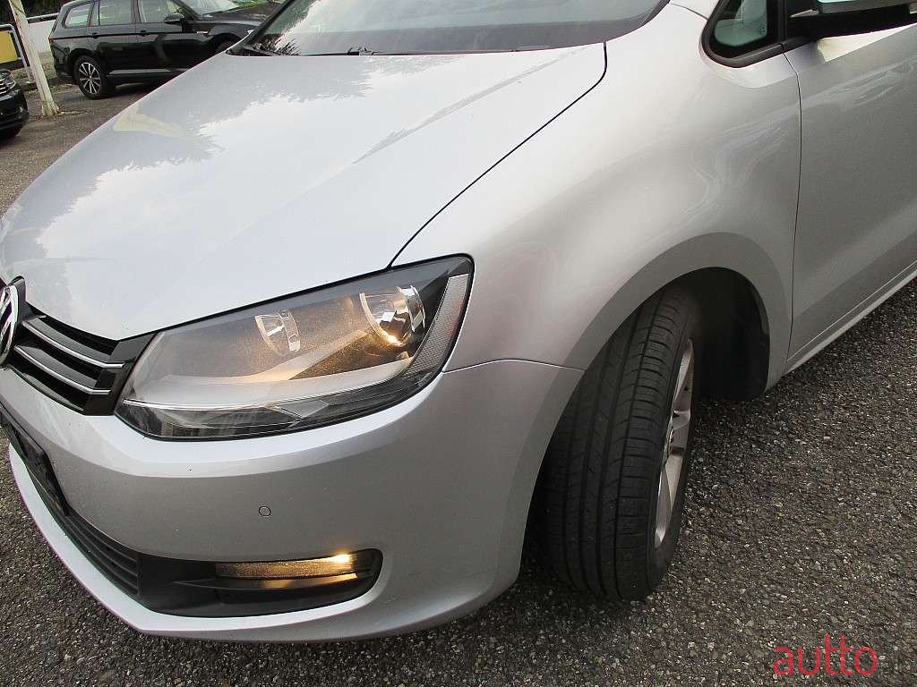 2011' Volkswagen Sharan photo #5