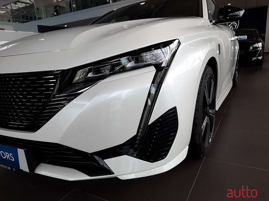 2022' Peugeot 308 photo #3