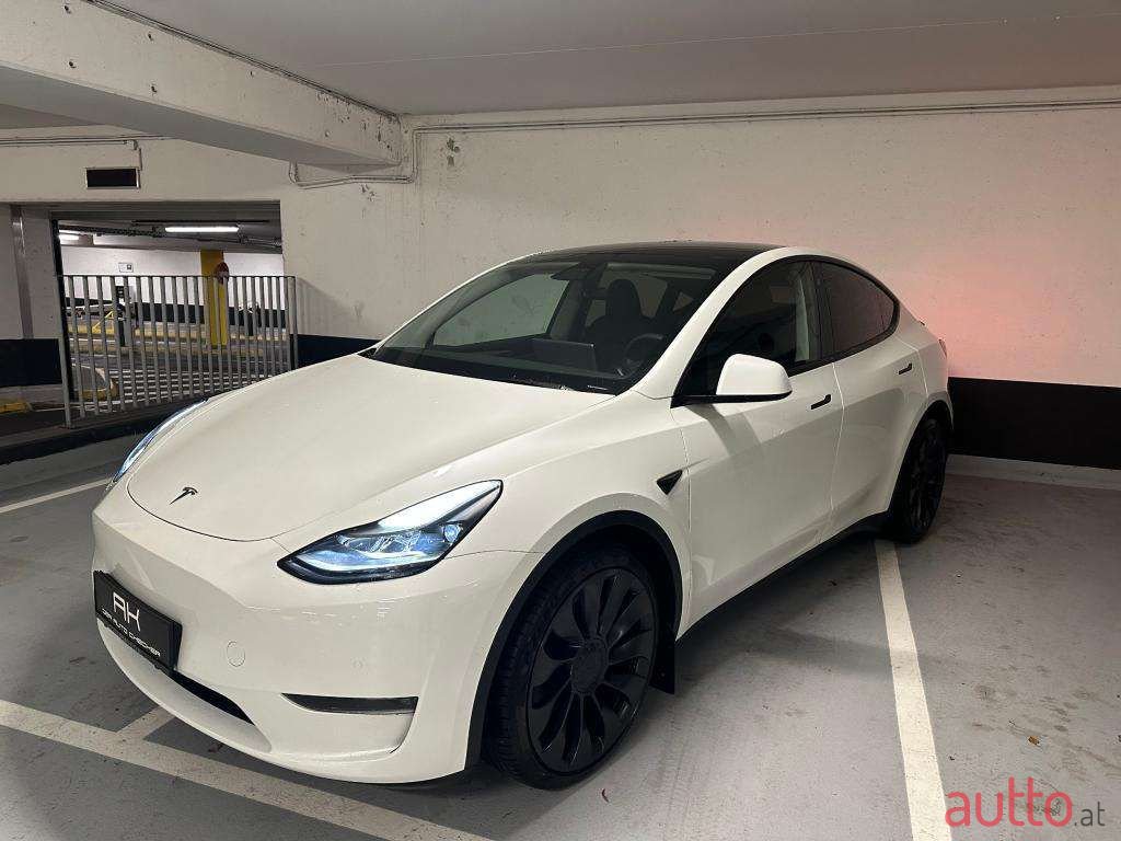 2022' Tesla Model Y photo #2