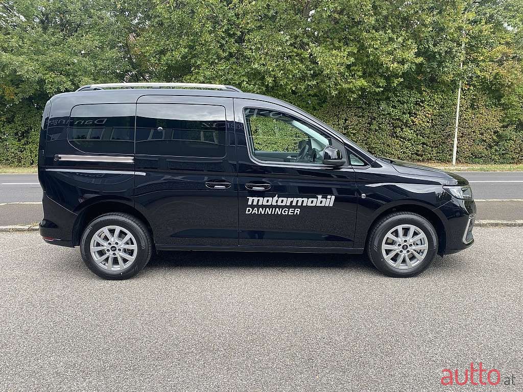 2023' Ford Tourneo photo #3