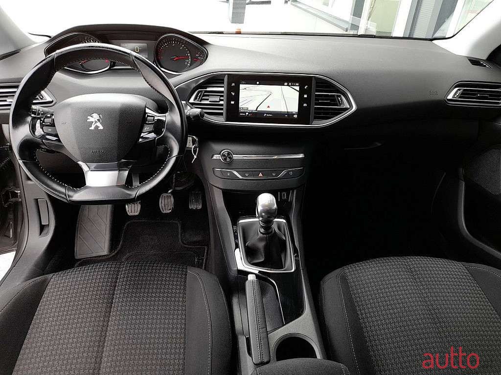 2018' Peugeot 308 photo #2