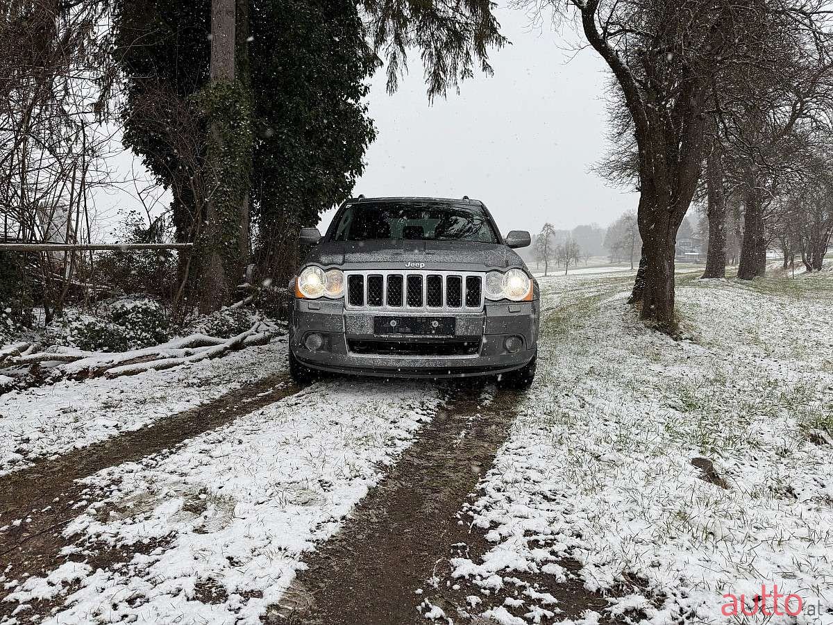 2008' Jeep Grand Cherokee photo #3