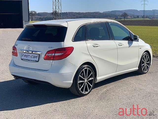 2012' Mercedes-Benz B-Klasse photo #5