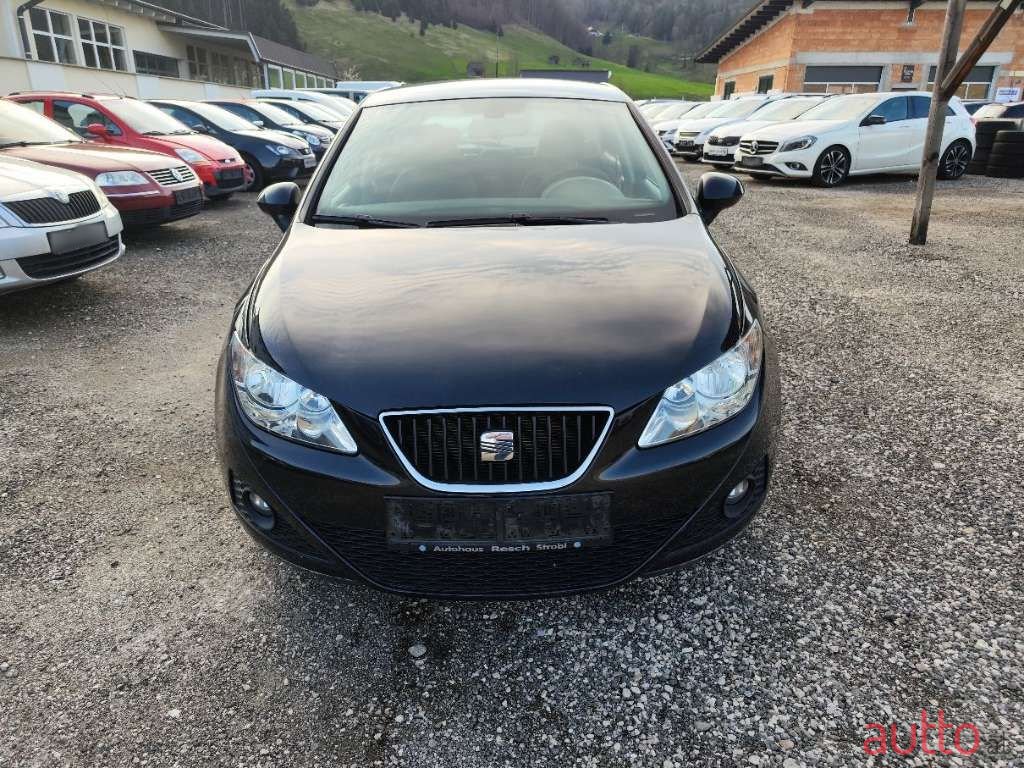 2010' SEAT Ibiza photo #2