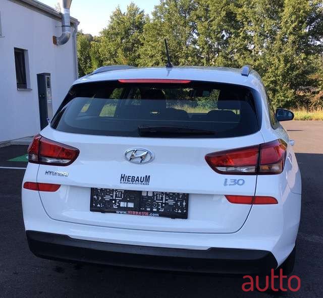 2020' Hyundai i30 photo #5