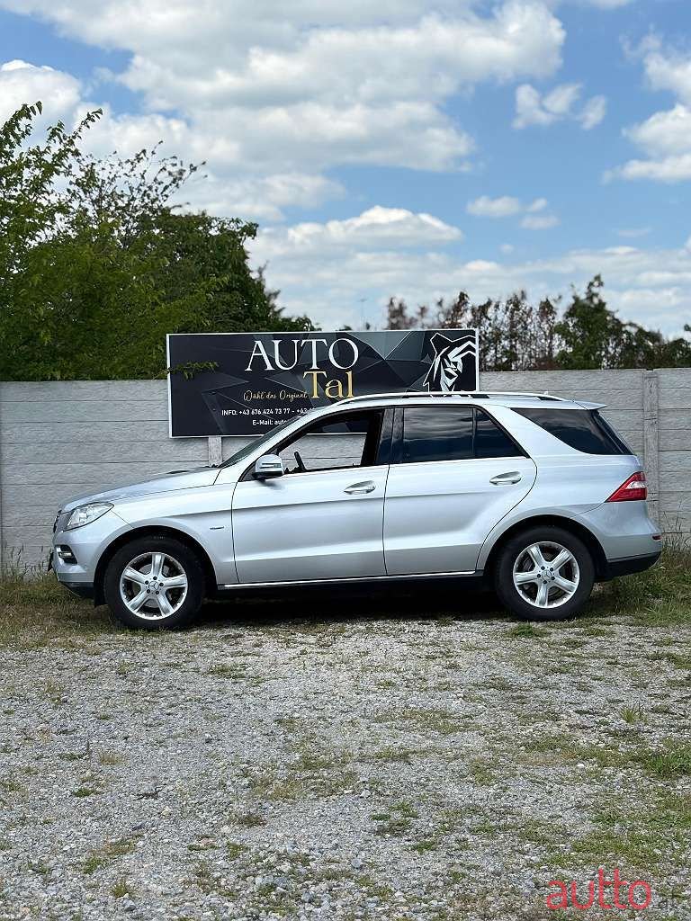 2012' Mercedes-Benz M-Klasse photo #4