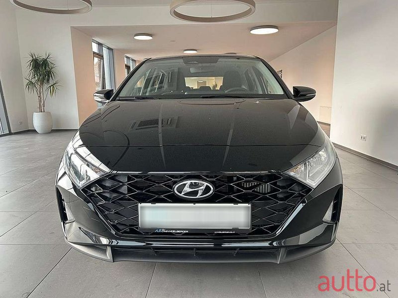 2023' Hyundai i20 photo #2