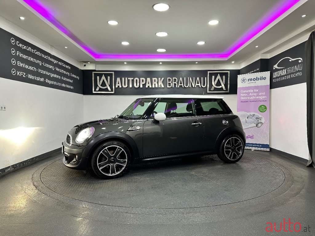 2012' MINI Cooper photo #2