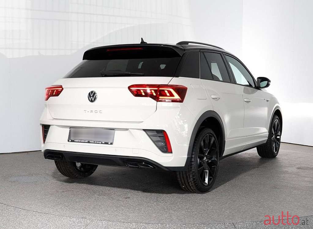 2023' Volkswagen T-Roc photo #5