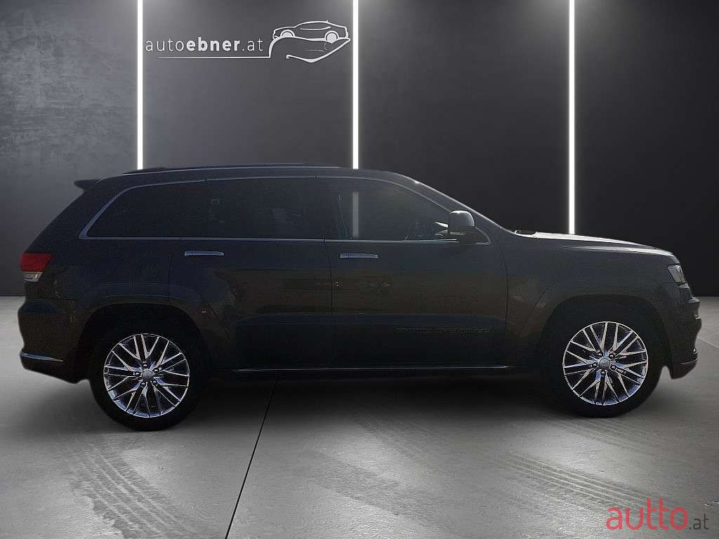 2019' Jeep Grand Cherokee photo #4