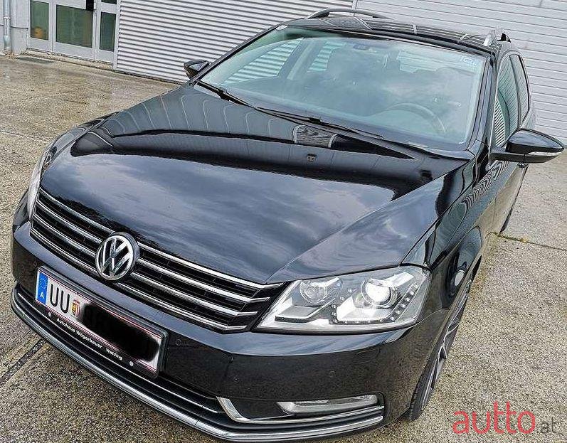 2011' Volkswagen Passat photo #1