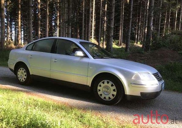 2003' Volkswagen Passat photo #2