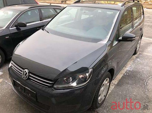 2014' Volkswagen Touran photo #1