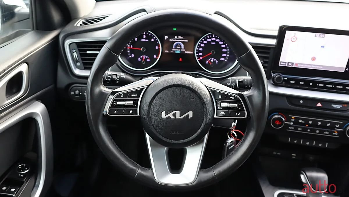 2023' Kia Ceed photo #4