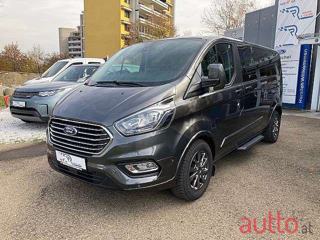2021' Ford Tourneo photo #2