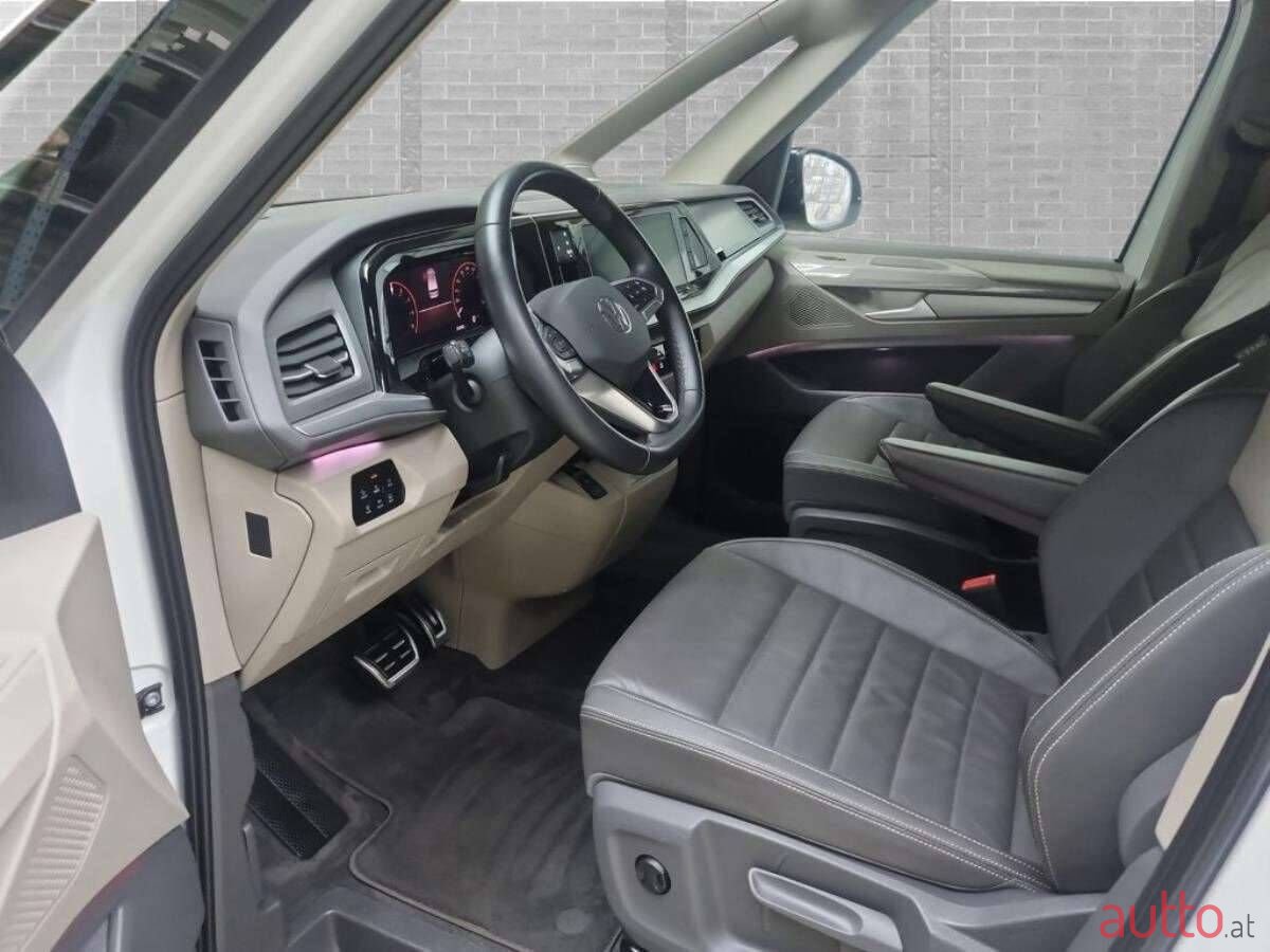 2023' Volkswagen Multivan photo #4
