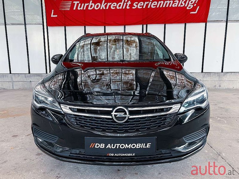 2018' Opel Astra photo #2