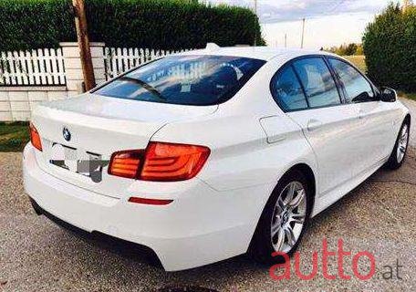 2011' BMW 5Er-Reihe photo #2