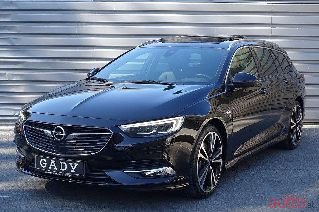 2017' Opel Insignia photo #1