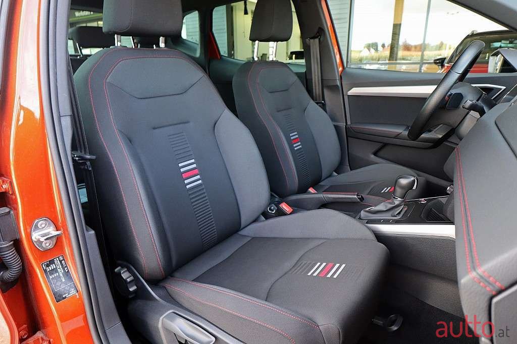 2020' SEAT Arona photo #6