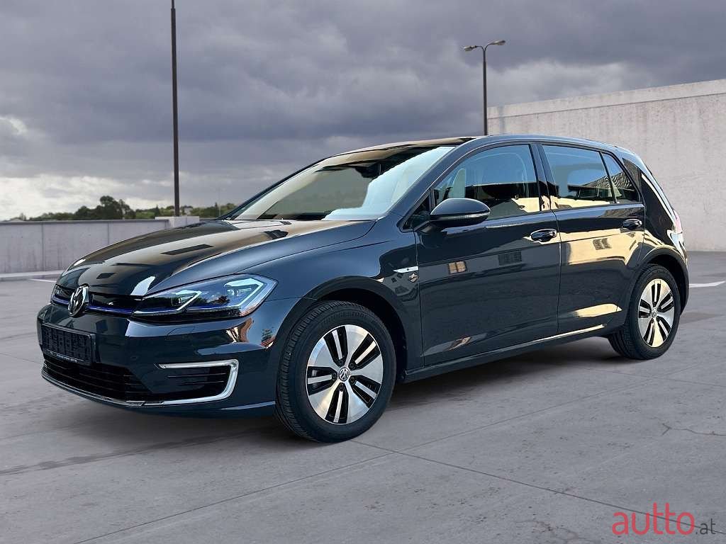 2020' Volkswagen Golf photo #1