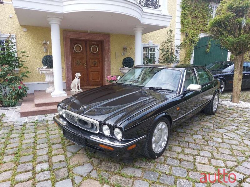 2001' Jaguar Daimler photo #6