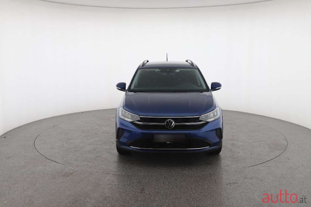 2023' Volkswagen Taigo photo #2