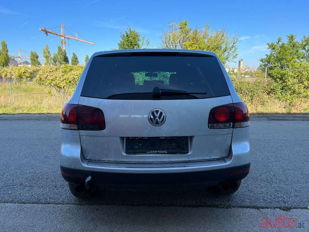 2006' Volkswagen Touareg photo #5